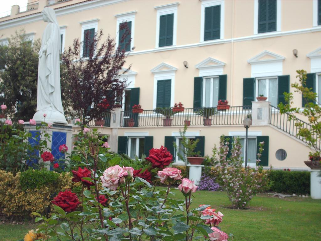 Villa Maria Cristina Brando Roma Exterior foto